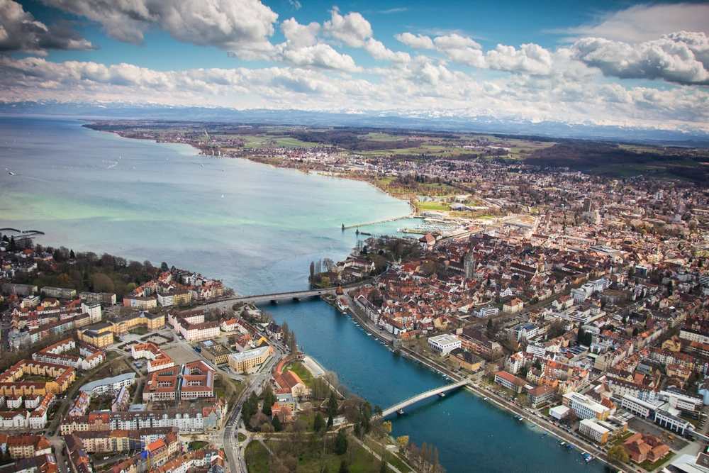 Stadt Konstanz am Bodensee Luftaufnahme des Stadtzentrums in Baden-Württemberg